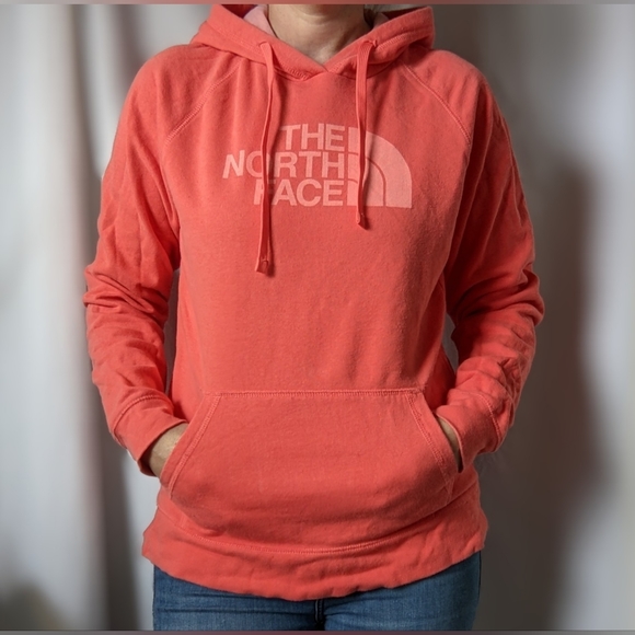 the north face women's red's pullover hoodie